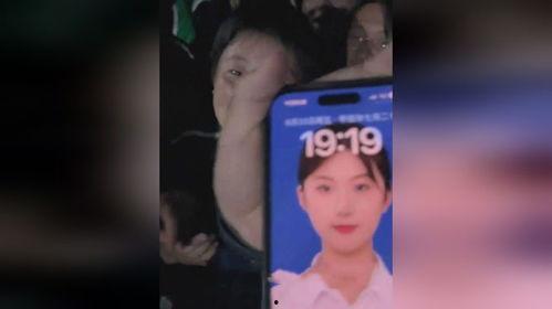 娱乐吃瓜君的直播照片,娱乐吃瓜君直播照片揭秘幕后花絮